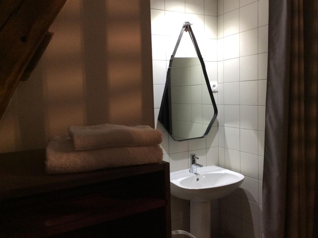 Bed and Breakfast Domaine De Noyer Saint-Christophe-en-Brionnais Habitación foto