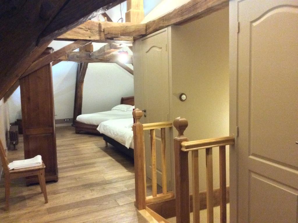 Bed and Breakfast Domaine De Noyer Saint-Christophe-en-Brionnais Habitación foto